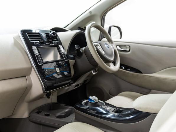 Nissan Leaf I (ZE0/AZE0) с пробегом 2011 года, цена 598 000 рублей, 125934 км, хэтчбек, Автокод Объявления