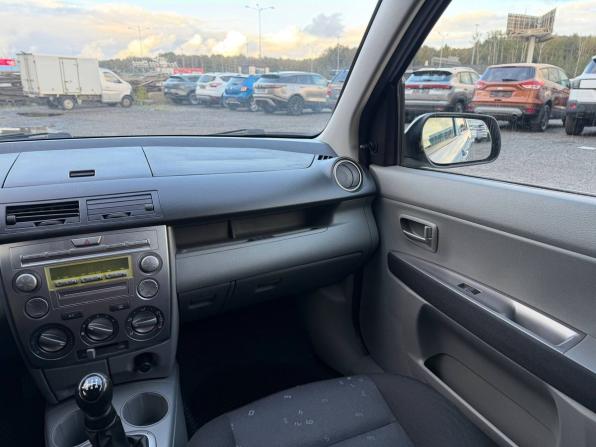 Mazda 2 I (DY) с пробегом 2004 года, цена 285 000 рублей, 181187 км, хэтчбек, Автокод Объявления