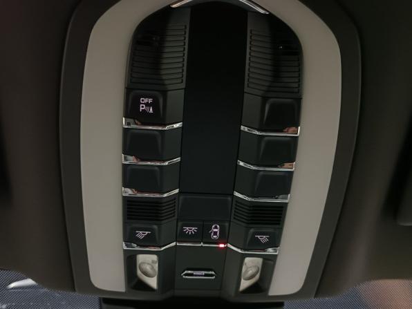 Porsche Macan I с пробегом 2015 года, цена 2 400 000 рублей, 157207 км, внедорожник, Автокод Объявления