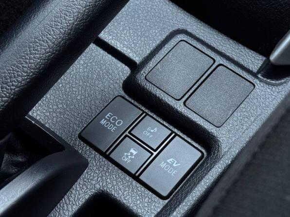Toyota Corolla XI (E160 E170) Рестайлинг 2 с пробегом 2018 года, цена 1 333 000 рублей, 170889 км, универсал, Автокод Объявления