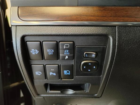 Toyota Land Cruiser 200 Series Рестайлинг 2 с пробегом 2020 года, цена 6 266 000 рублей, 236587 км, внедорожник, Автокод Объявления