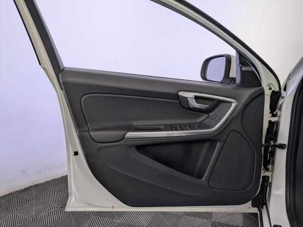 Volvo S60 II Рестайлинг с пробегом 2017 года, цена 2 100 000 рублей, 61101 км, седан, Автокод Объявления