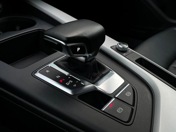Audi A4 V (B9) Рестайлинг с пробегом 2021 года, цена 3 370 200 рублей, 49635 км, седан, Автокод Объявления