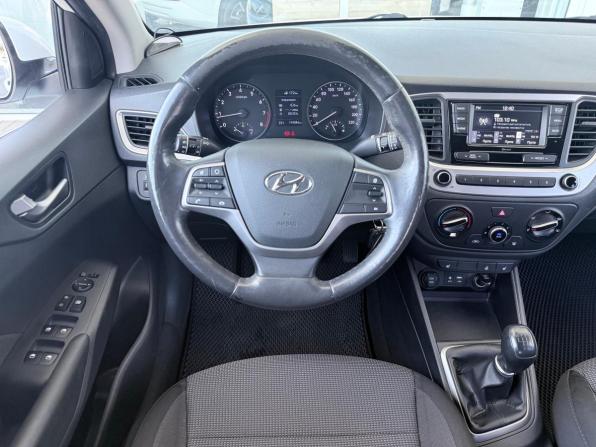Hyundai Solaris II с пробегом 2018 года, цена 1 079 000 рублей, 194000 км, седан, Автокод Объявления