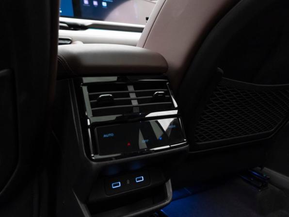 Geely Monjaro I с пробегом 2022 года, цена 3 350 000 рублей, 38020 км, внедорожник, Автокод Объявления