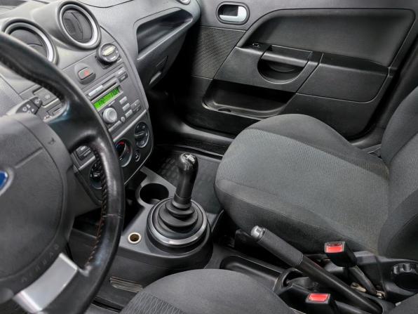 Ford Fiesta Mk5 с пробегом 2007 года, цена 395 000 рублей, 199006 км, хэтчбек, Автокод Объявления