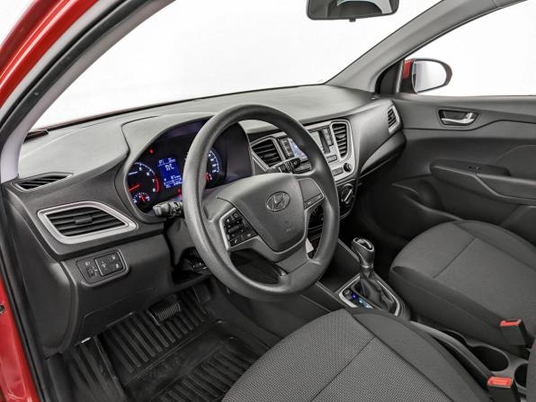 Hyundai Solaris II Рестайлинг с пробегом 2021 года, цена 1 600 000 рублей, 64845 км, седан, Автокод Объявления