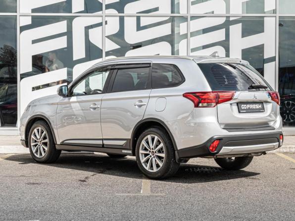 Mitsubishi Outlander III Рестайлинг 2 с пробегом 2015 года, цена 1 550 000 рублей, 151884 км, внедорожник, Автокод Объявления