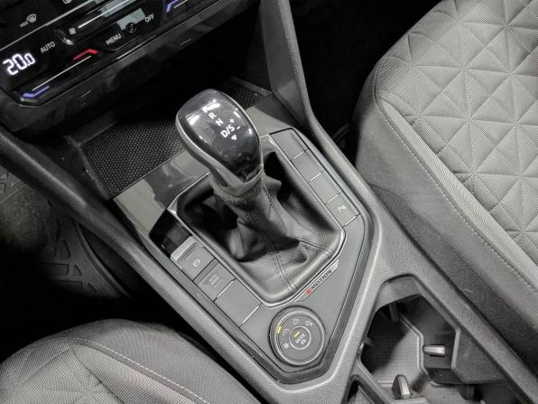 Volkswagen Tiguan II Рестайлинг с пробегом 2021 года, цена 3 150 000 рублей, 52829 км, внедорожник, Автокод Объявления