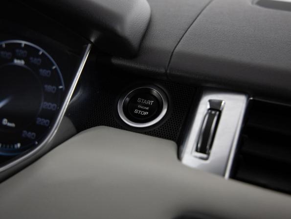 Land Rover Range Rover Sport II с пробегом 2014 года, цена 2 399 000 рублей, 271253 км, внедорожник, Автокод Объявления