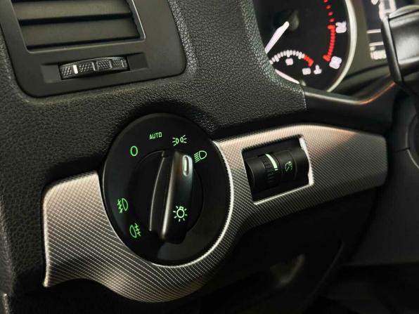 Skoda Octavia II (A5) Рестайлинг с пробегом 2012 года, цена 845 000 рублей, 180578 км, лифтбек, Автокод Объявления