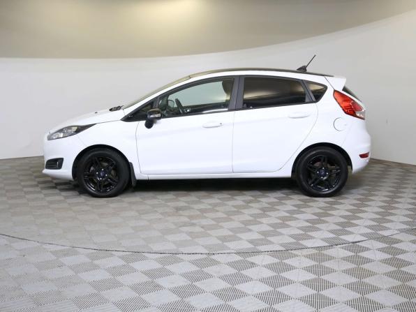 Ford Fiesta Mk6 Рестайлинг с пробегом 2018 года, цена 980 000 рублей, 87352 км, хэтчбек, Автокод Объявления