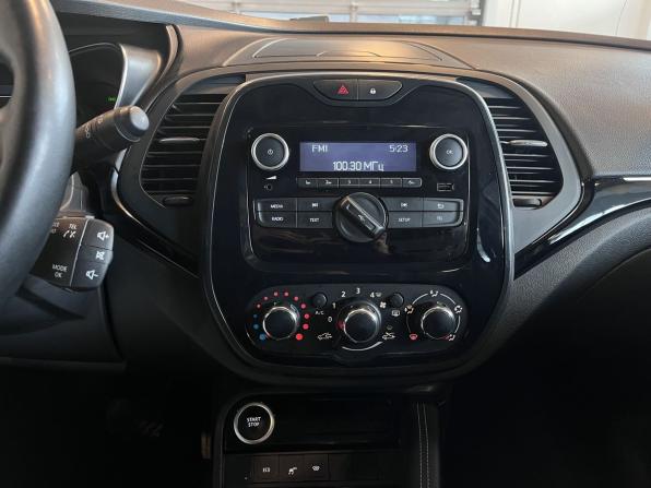 Renault Kaptur I Рестайлинг с пробегом 2021 года, цена 1 399 000 рублей, 86722 км, внедорожник, Автокод Объявления