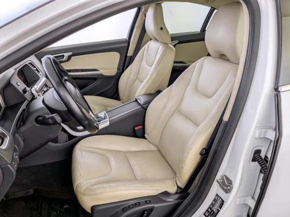 Volvo S60 II Рестайлинг с пробегом 2014 года, цена 1 715 000 рублей, 114730 км, седан, Автокод Объявления