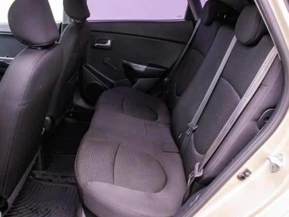 Kia Rio III Рестайлинг с пробегом 2015 года, цена 885 000 рублей, 111501 км, хэтчбек, Автокод Объявления