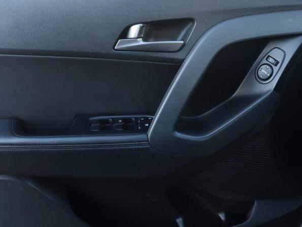 Hyundai Creta I с пробегом 2016 года, цена 1 728 000 рублей, 108916 км, внедорожник, Автокод Объявления