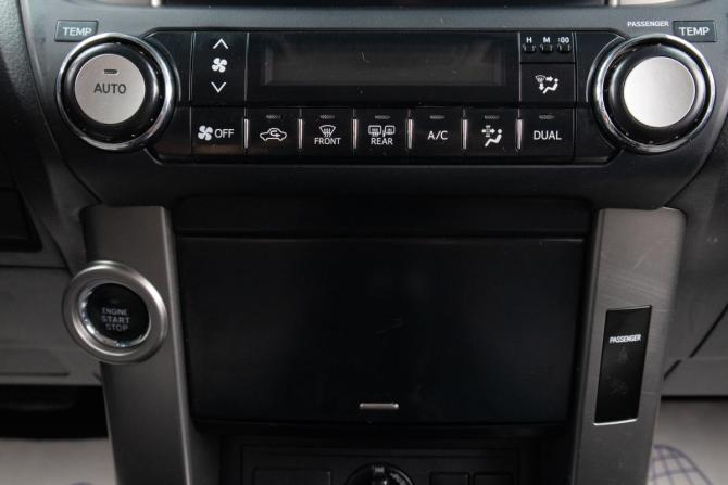 Toyota Land Cruiser Prado 150 Series с пробегом 2012 года, цена 2 899 000 рублей, 285611 км, внедорожник, Автокод Объявления