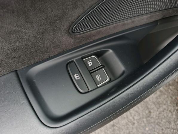 Audi A8 III (D4) Рестайлинг с пробегом 2014 года, цена 1 889 000 рублей, 259854 км, седан, Автокод Объявления
