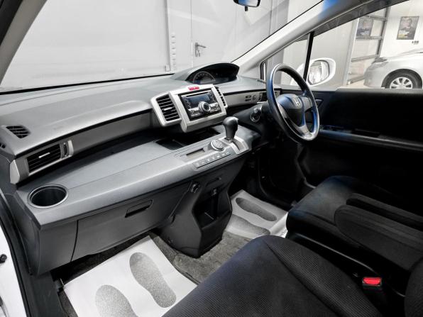 Honda Freed I Рестайлинг с пробегом 2012 года, цена 949 000 рублей, 150000 км, компактвэн, Автокод Объявления