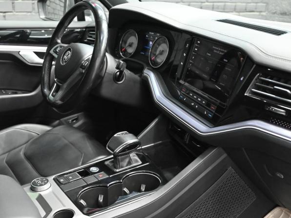 Volkswagen Touareg III с пробегом 2019 года, цена 5 750 000 рублей, 82962 км, внедорожник, Автокод Объявления