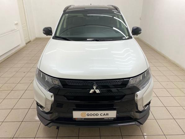 Mitsubishi Outlander III Рестайлинг 3 с пробегом 2022 года, цена 3 850 000 рублей, 900 км, внедорожник, Автокод Объявления