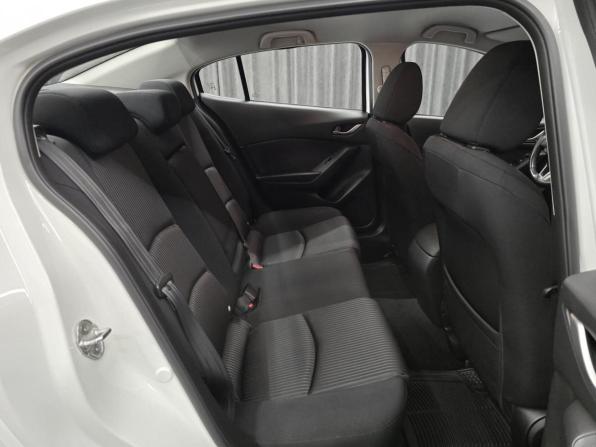 Mazda 3 III (BM) с пробегом 2014 года, цена 1 299 000 рублей, 120000 км, седан, Автокод Объявления