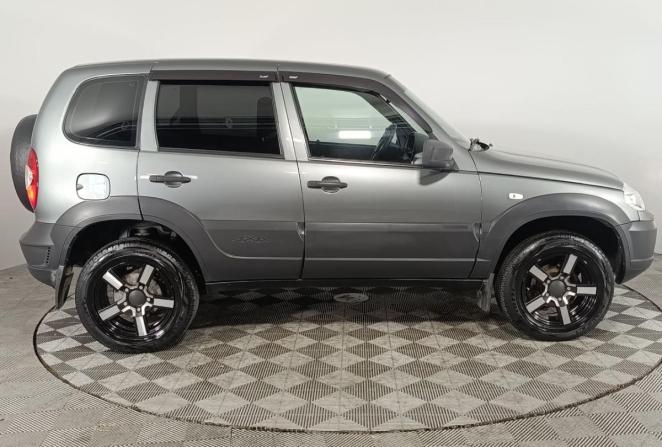 Chevrolet Niva I Рестайлинг с пробегом 2018 года, цена 850 000 рублей, 64052 км, внедорожник, Автокод Объявления