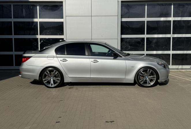 BMW 5 серии V (E60/E61) с пробегом 2006 года, цена 1 060 000 рублей, 403366 км, седан, Автокод Объявления