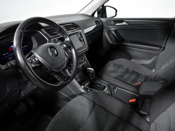 Volkswagen Tiguan II с пробегом 2018 года, цена 2 810 000 рублей, 130587 км, внедорожник, Автокод Объявления