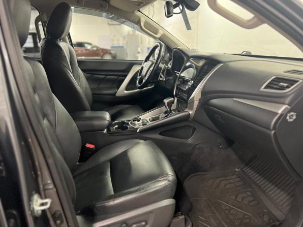 Mitsubishi Pajero Sport III с пробегом 2020 года, цена 2 390 000 рублей, 255160 км, внедорожник, Автокод Объявления