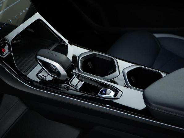 Geely Atlas II с пробегом 2024 года, цена 3 277 050 рублей, 12030 км, внедорожник, Автокод Объявления