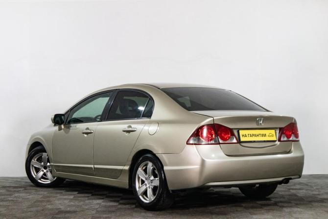 Honda Civic VIII с пробегом 2008 года, цена 599 000 рублей, 332000 км, седан, Автокод Объявления
