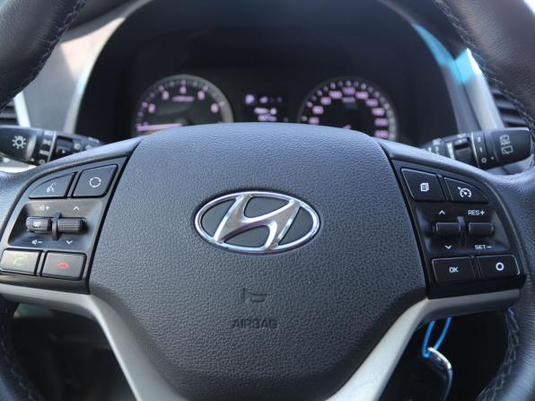 Hyundai Tucson III с пробегом 2017 года, цена 1 530 000 рублей, 304025 км, внедорожник, Автокод Объявления