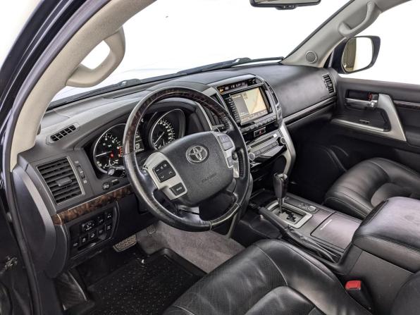 Toyota Land Cruiser 200 Series Рестайлинг 1 с пробегом 2012 года, цена 3 300 000 рублей, 291690 км, внедорожник, Автокод Объявления