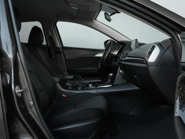 Mazda 3 III (BM) Рестайлинг с пробегом 2018 года, цена 1 659 000 рублей, 100800 км, хэтчбек, Автокод Объявления