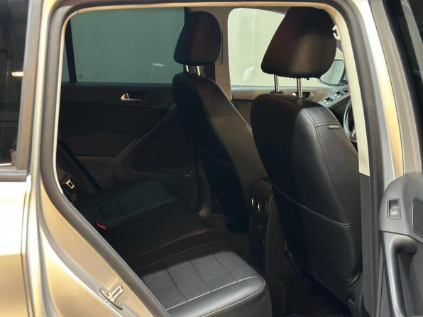 Volkswagen Tiguan I Рестайлинг с пробегом 2016 года, цена 1 497 000 рублей, 155000 км, внедорожник, Автокод Объявления