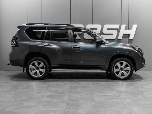 Toyota Land Cruiser Prado 150 Series Рестайлинг 1 с пробегом 2017 года, цена 3 549 000 рублей, 193126 км, внедорожник, Автокод Объявления