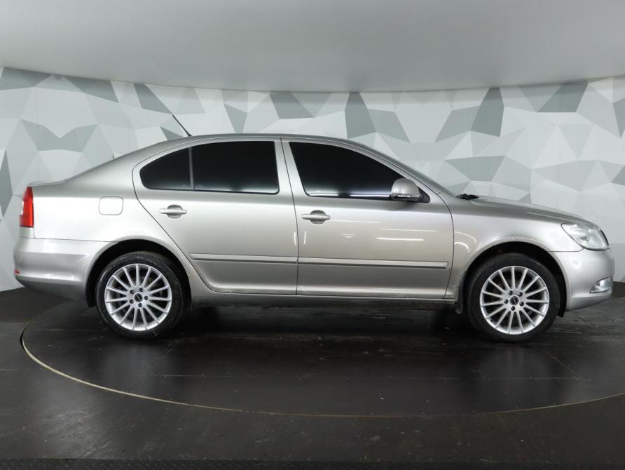 Skoda Octavia II (A5) Рестайлинг Москва  - изображение 4