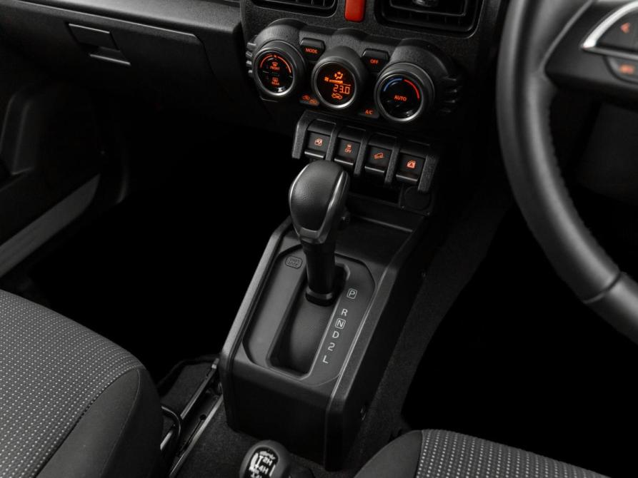 Suzuki Jimny IV Москва  - изображение 13