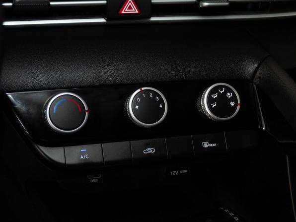 Hyundai Elantra VII (CN7) Рестайлинг с пробегом 2023 года, цена 2 248 000 рублей, 24205 км, седан, Автокод Объявления