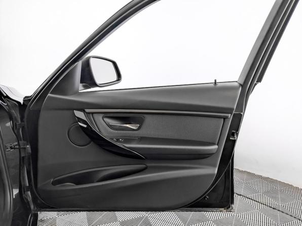 BMW 3 серии VI (F3x) Рестайлинг с пробегом 2017 года, цена 2 000 000 рублей, 146337 км, седан, Автокод Объявления