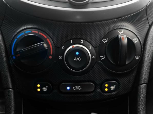 Hyundai Solaris I Рестайлинг с пробегом 2015 года, цена 1 099 000 рублей, 124919 км, седан, Автокод Объявления