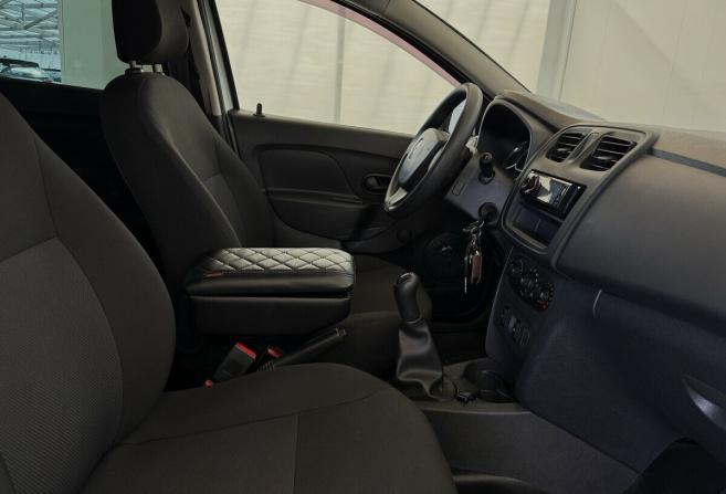 Renault Logan II с пробегом 2018 года, цена 670 000 рублей, 149240 км, седан, Автокод Объявления