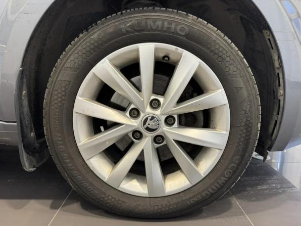 Skoda Octavia III (A7) Рестайлинг с пробегом 2018 года, цена 1 449 000 рублей, 195000 км, лифтбек, Автокод Объявления