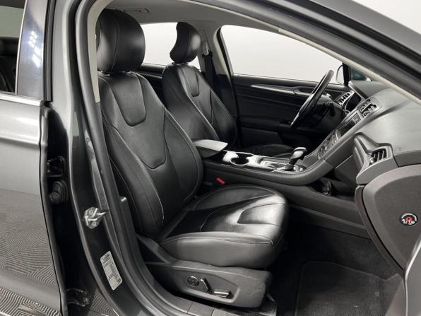 Ford Mondeo V с пробегом 2019 года, цена 1 575 900 рублей, 248791 км, седан, Автокод Объявления