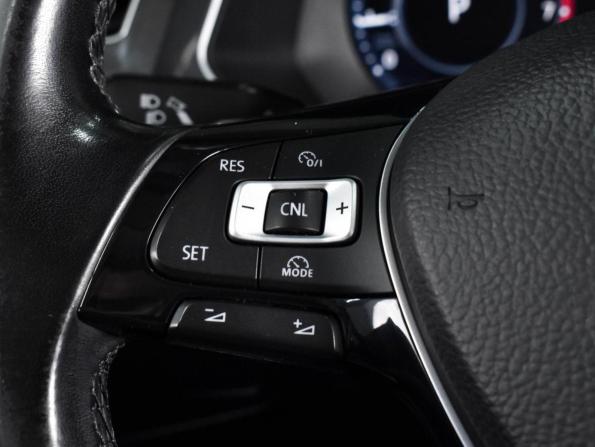 Volkswagen Tiguan II с пробегом 2017 года, цена 2 274 000 рублей, 151853 км, внедорожник, Автокод Объявления