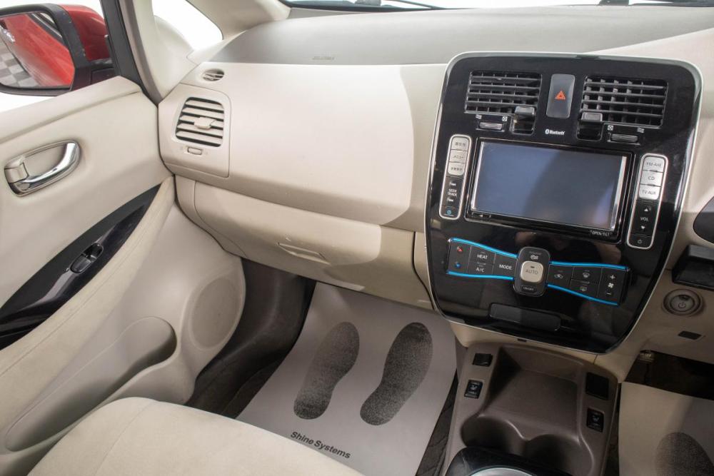 Nissan Leaf I (ZE0/AZE0) Барнаул  - изображение 20