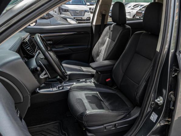Mitsubishi Outlander III Рестайлинг 2 с пробегом 2018 года, цена 1 979 000 рублей, 172921 км, внедорожник, Автокод Объявления