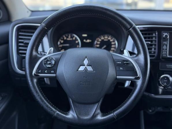 Mitsubishi Outlander III с пробегом 2012 года, цена 1 340 000 рублей, 282392 км, внедорожник, Автокод Объявления