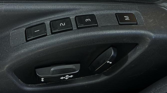 Volvo XC70 II Рестайлинг с пробегом 2013 года, цена 1 790 000 рублей, 267895 км, универсал, Автокод Объявления